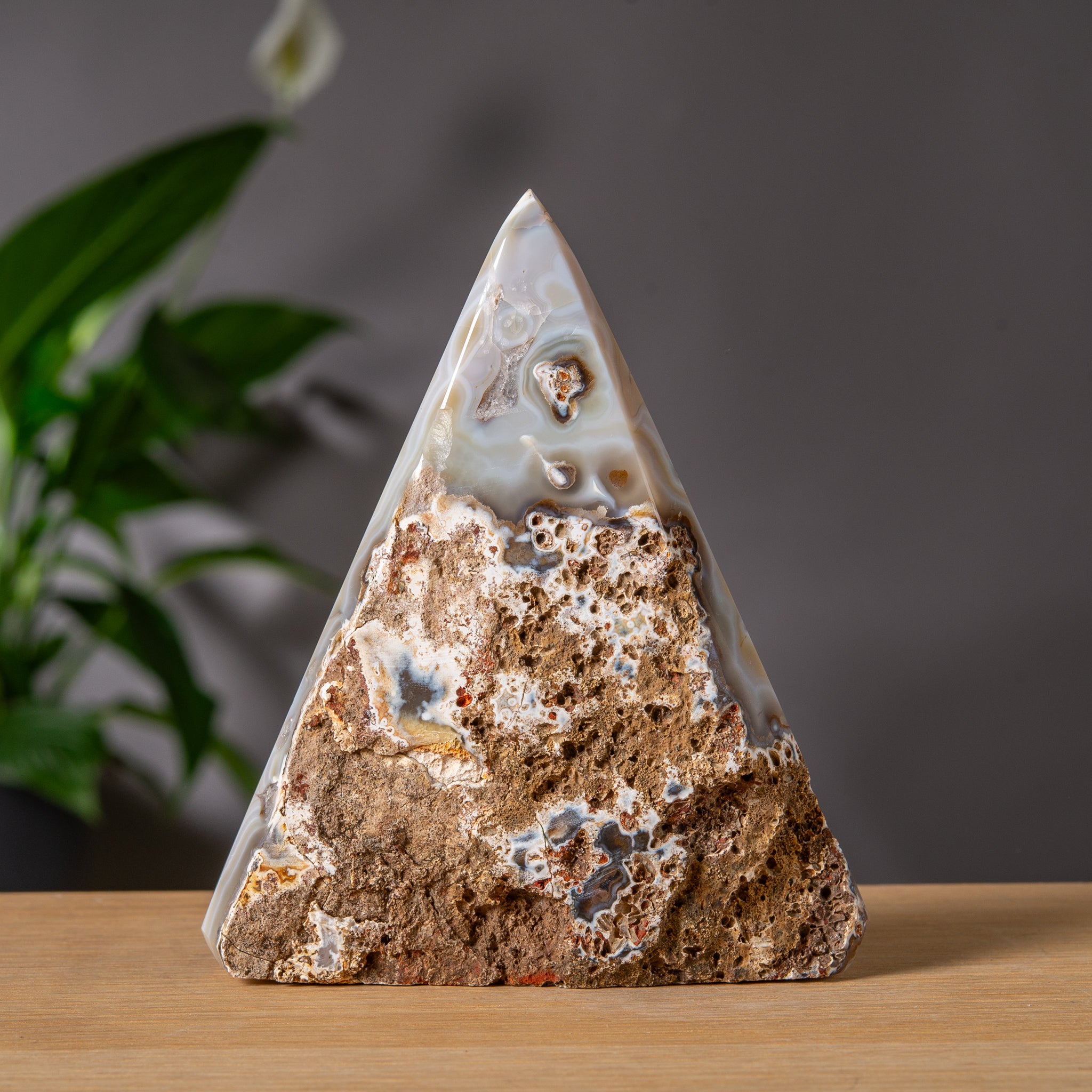 Diamantformad Agattorn med Gyllene Druzy