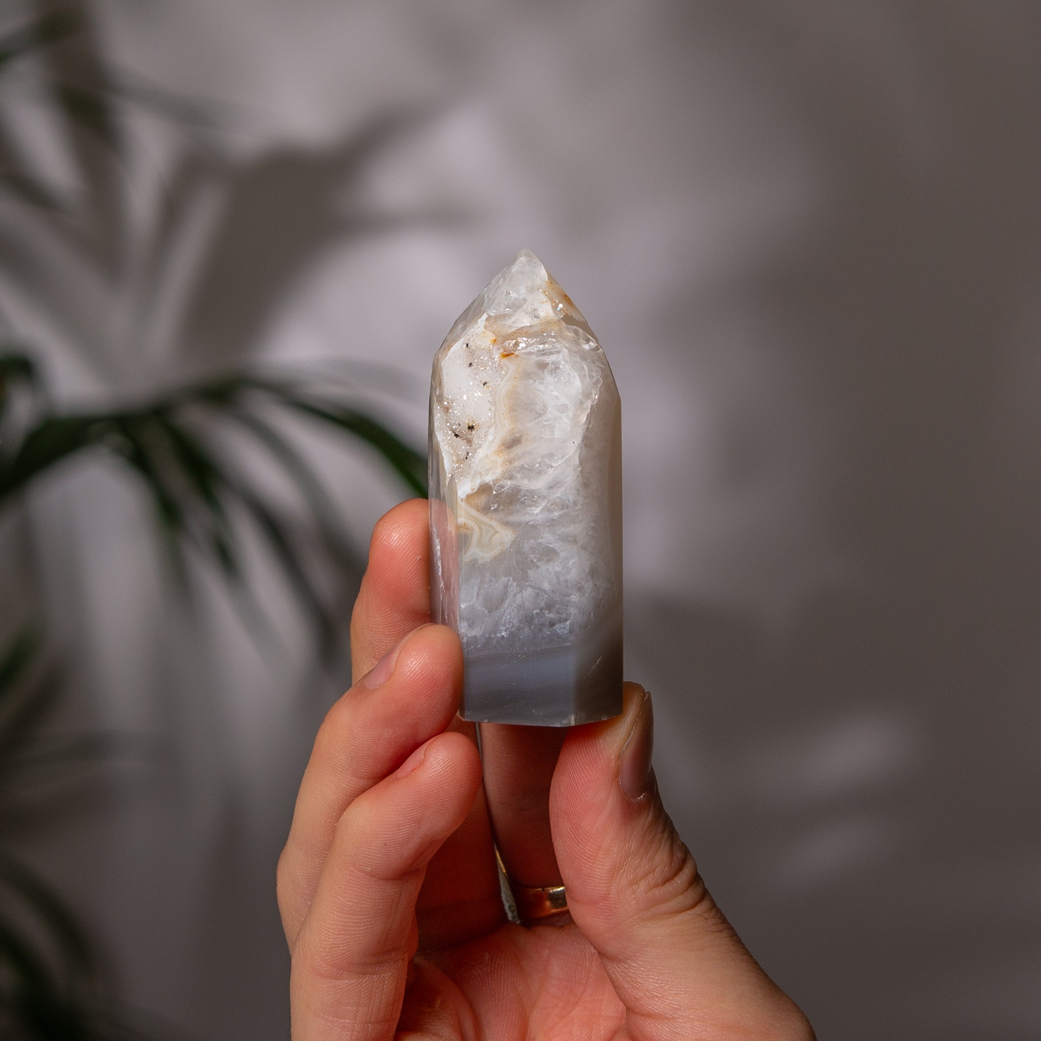Mini Agate Tower – Grey & White Crystal Pattern – Brazil