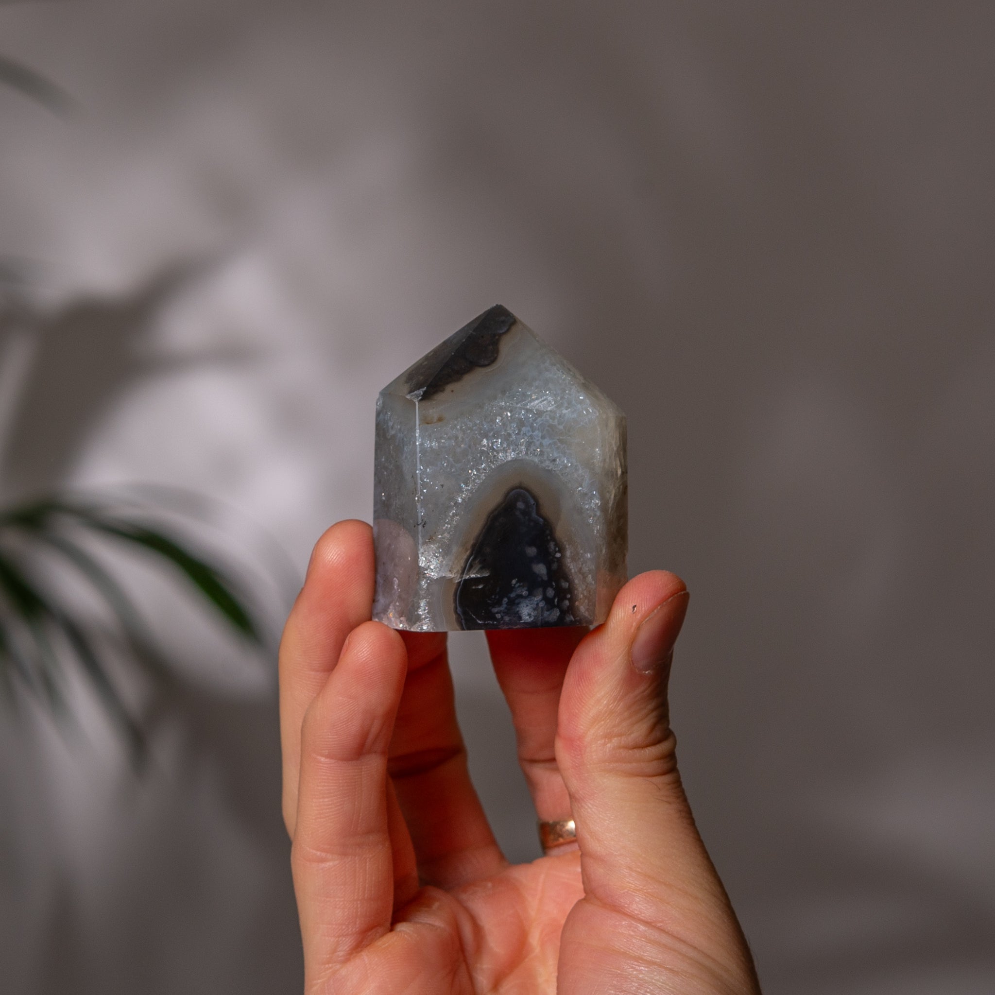 Mini Agate Tower – Grey Druzy Crystal Center – Brazil