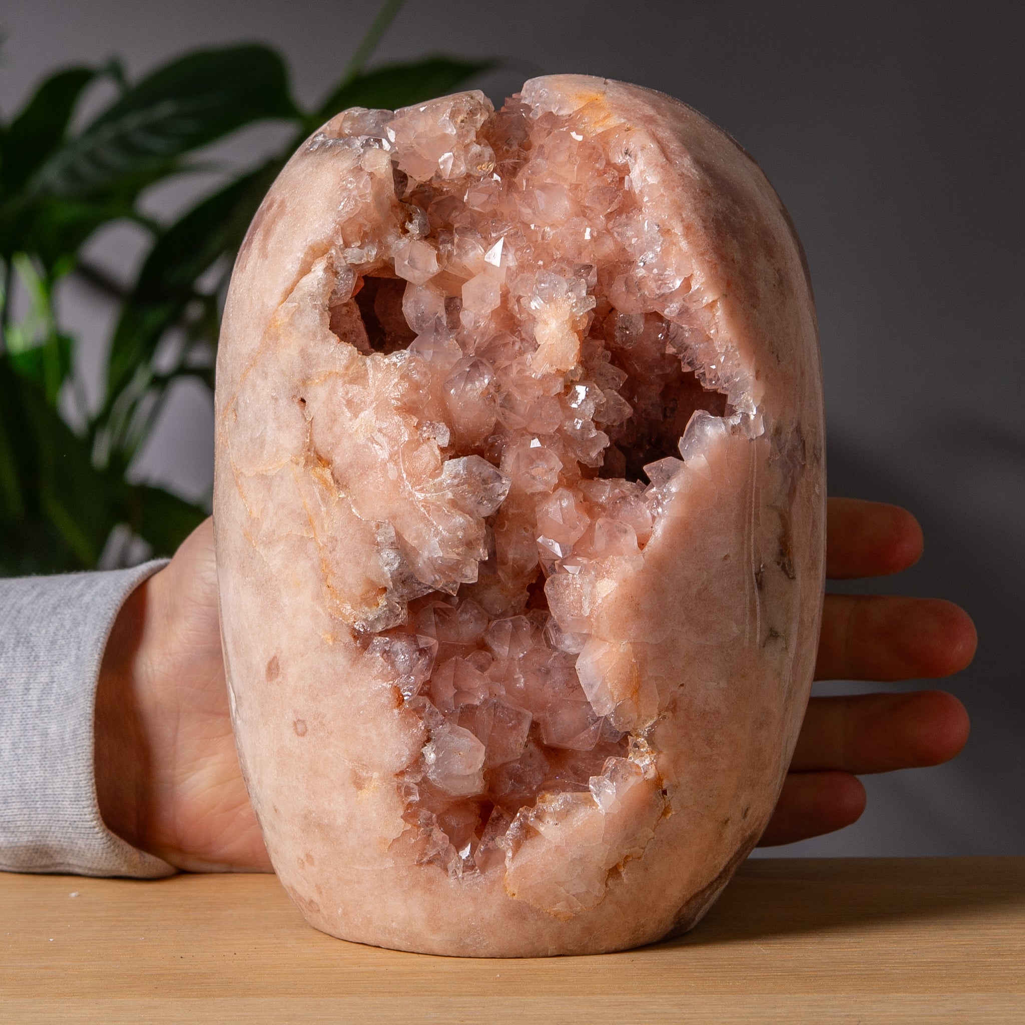 Rosa ametist oregelbunden form i persikofärg