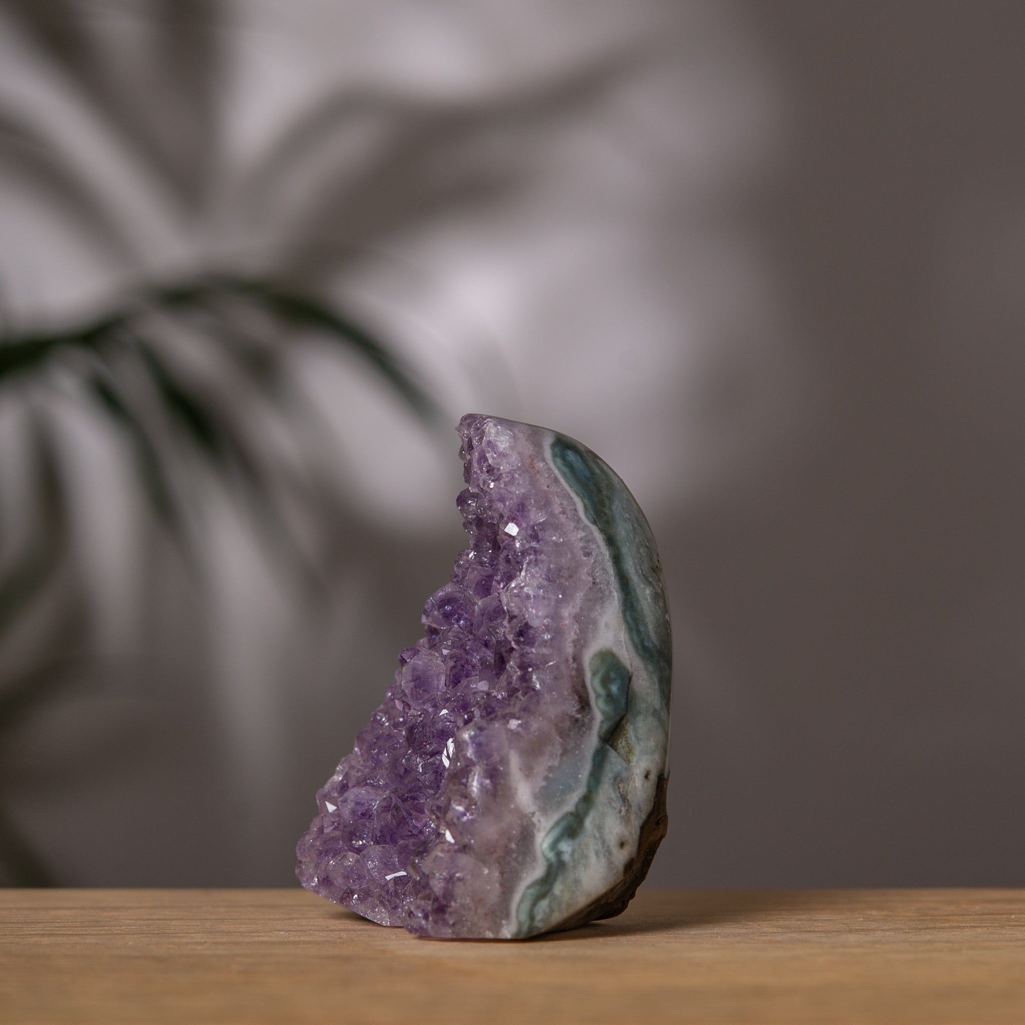 Amethyst Cluster – Soft Purple Crystal & Green Agate Back – Uruguay