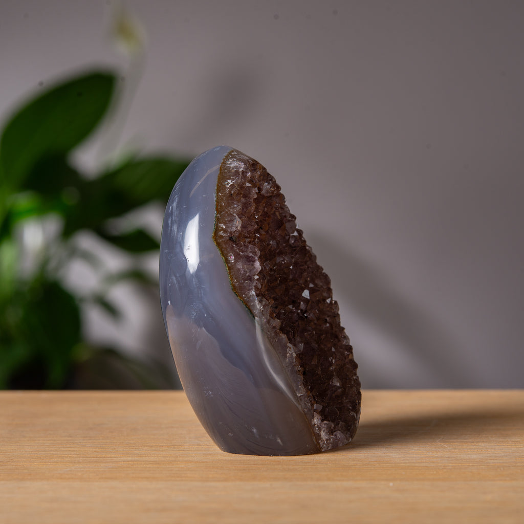 Dark brown Agate cut base