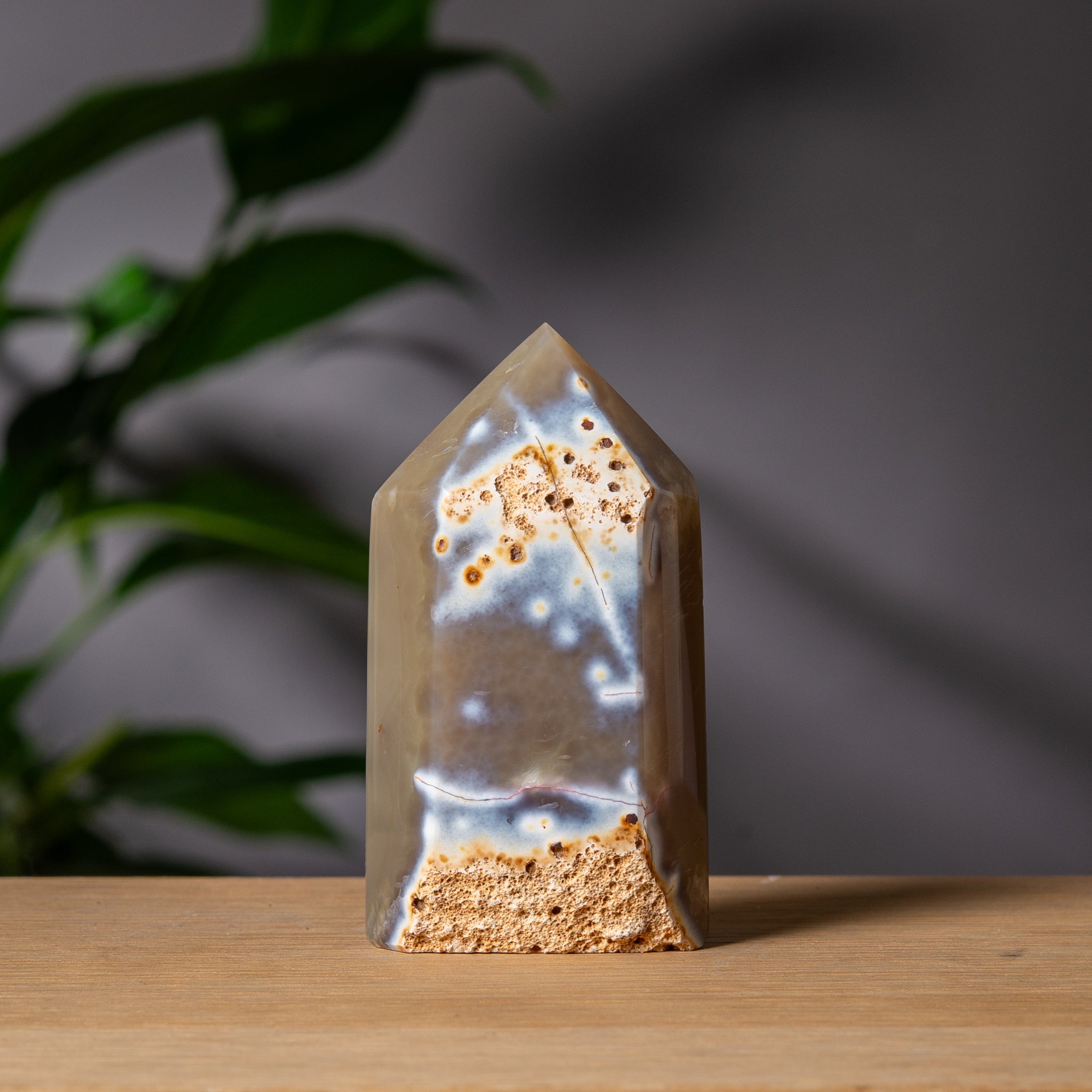 Light Brown Agate Tower with Dark Druzy Front