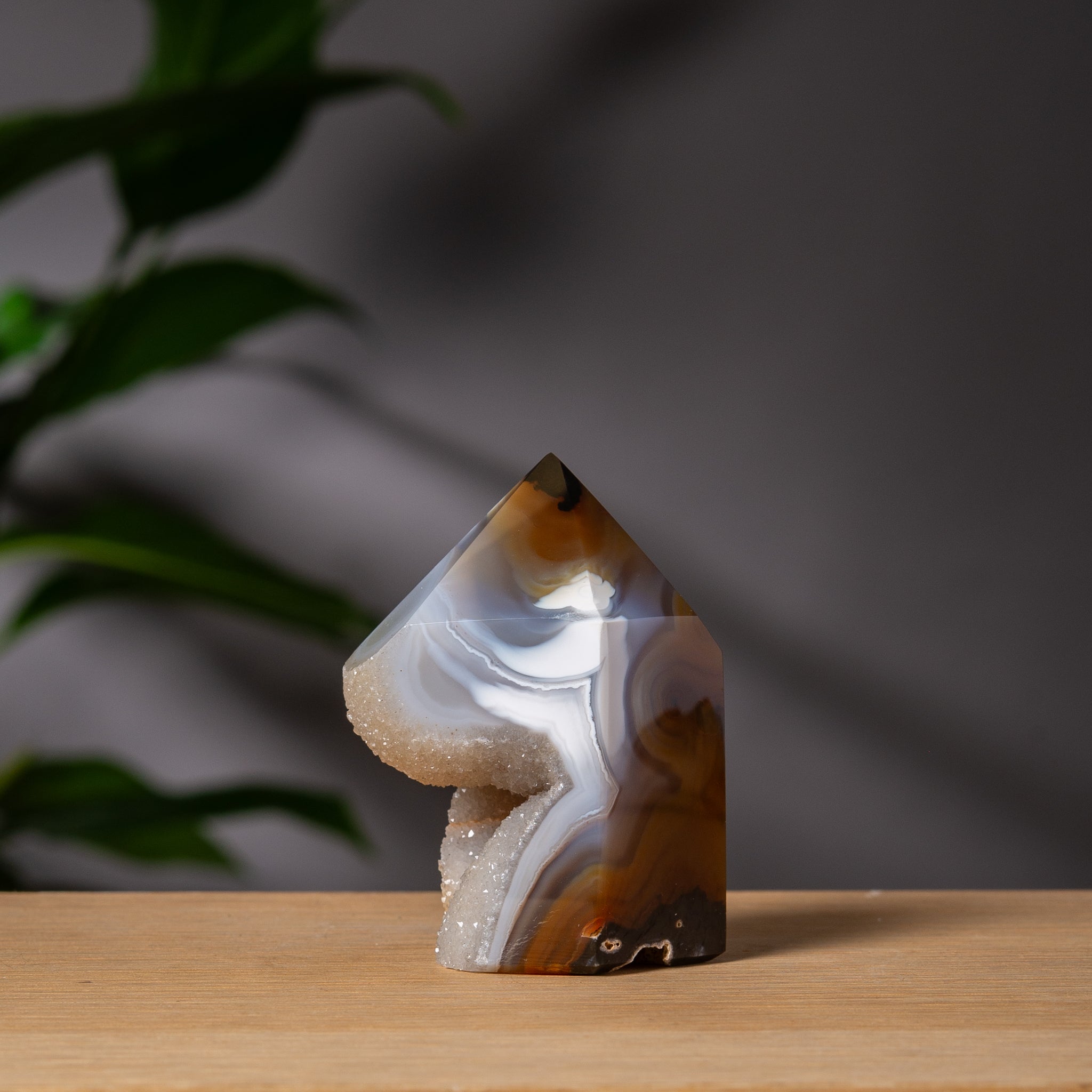 Agattorn med skulptural formation