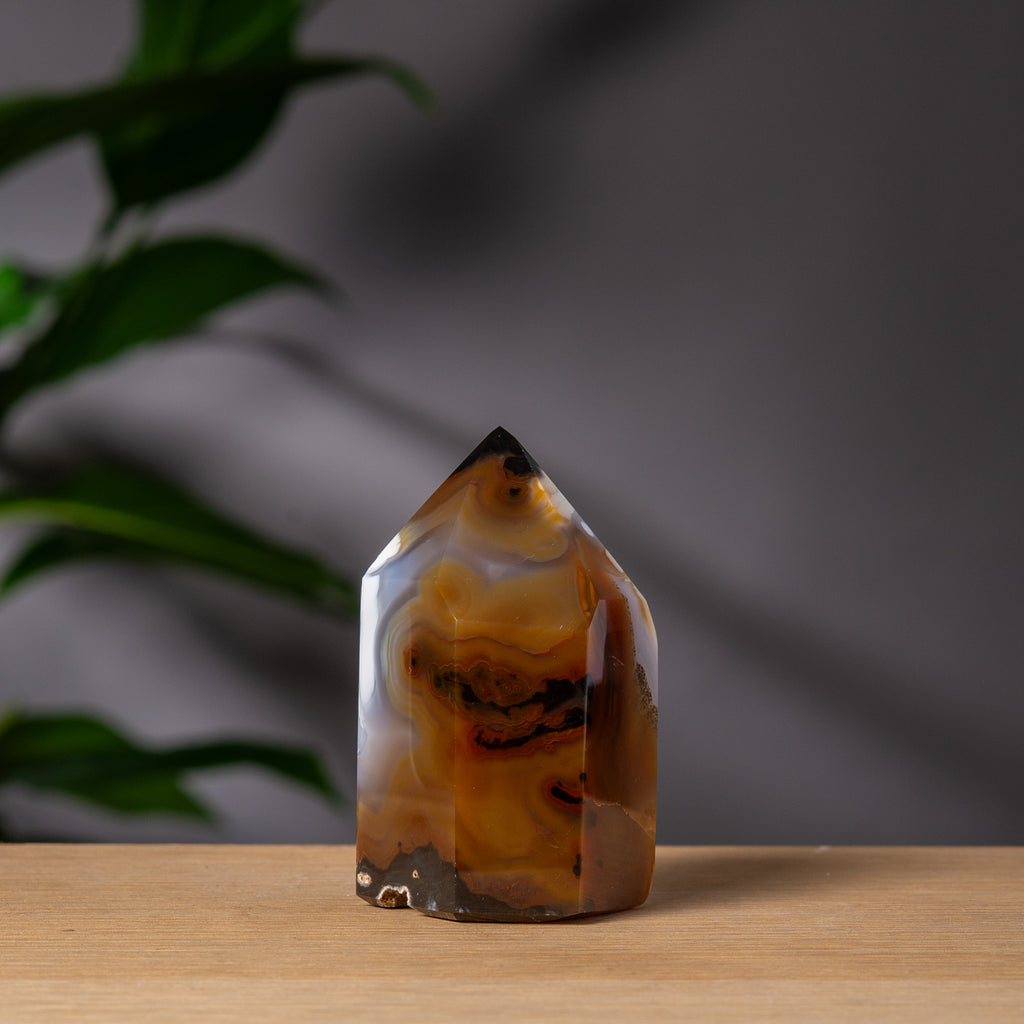 Agattorn med skulptural formation