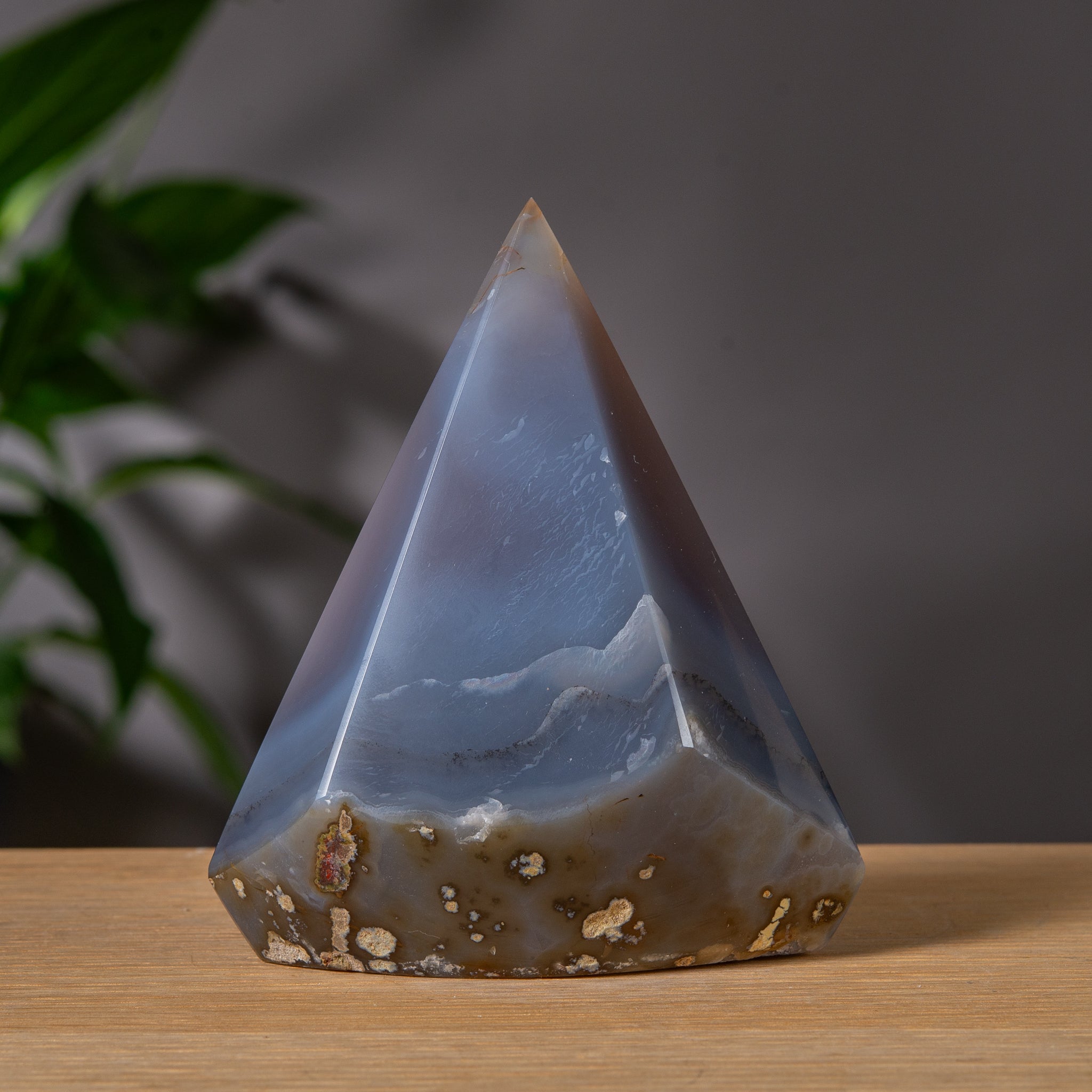 Diamond-Shaped Grey Blue Agate Tower