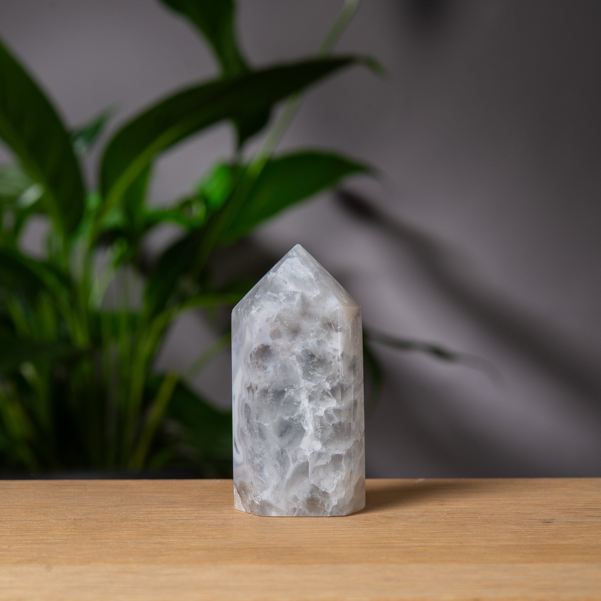 Light Grey Agate and Quartz Tower with Druzy Cavity