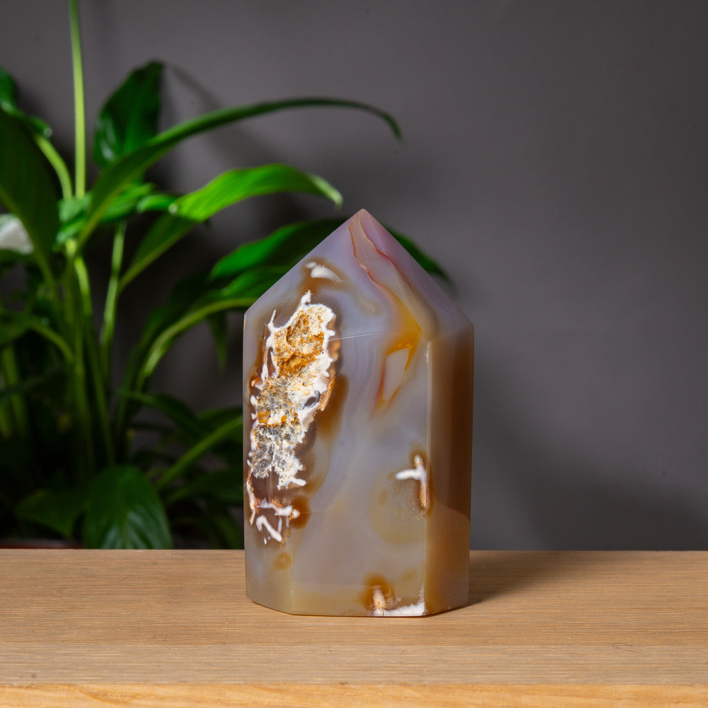 Beige brown Agate tower