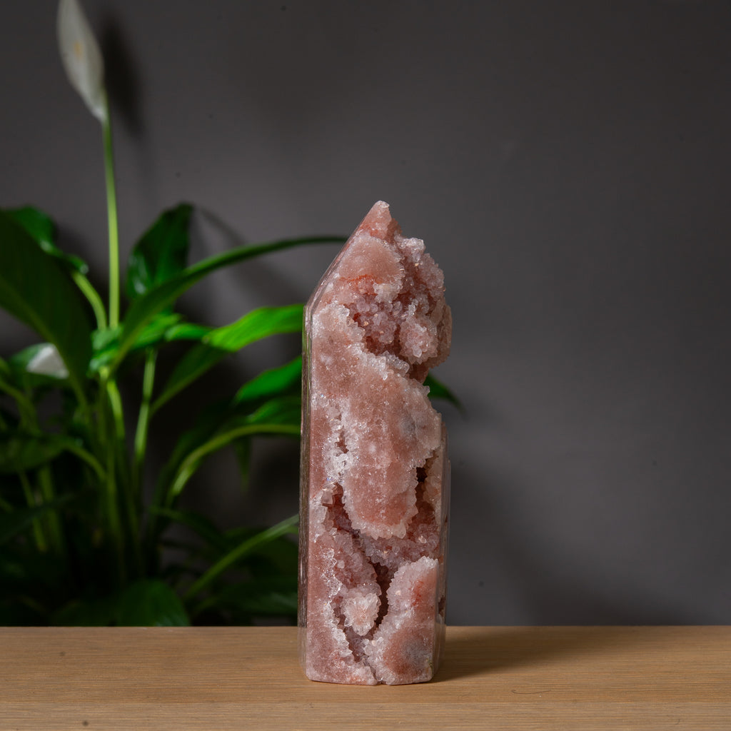 Mörkt druzy rosa ametisttorn